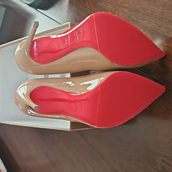 Christian Louboutin Pigalle Follies Pointed Toe Pump (Sole Protected) - MINT CON - Picture 2 of 11